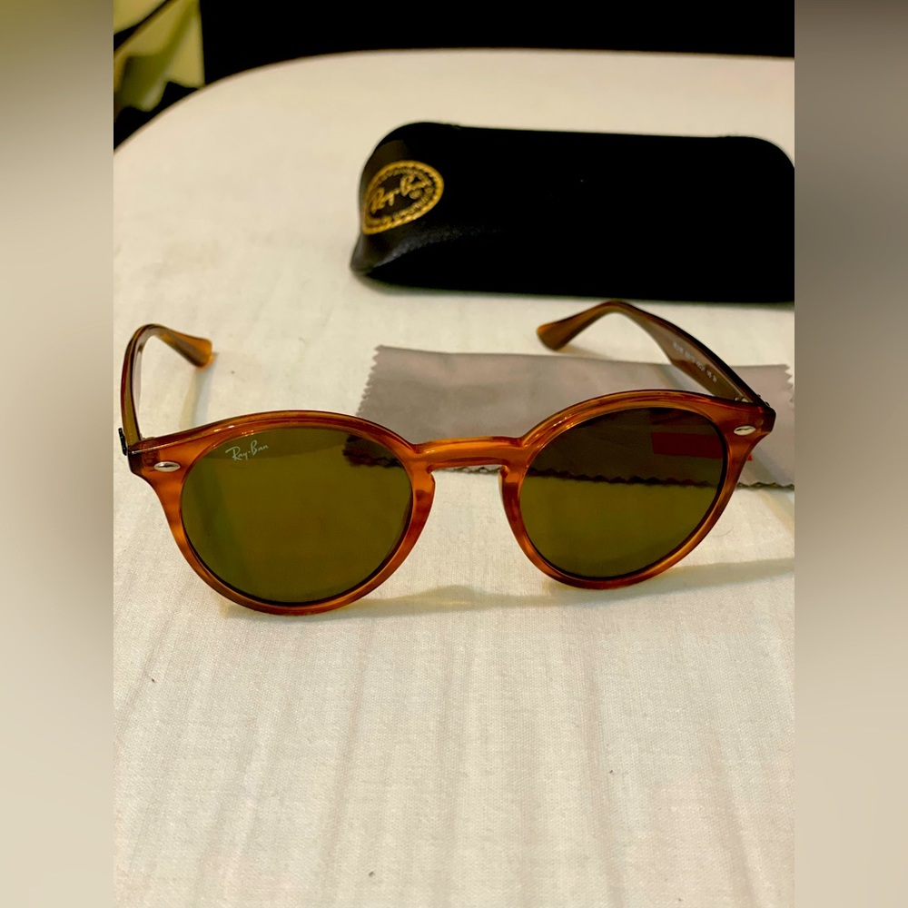 Authentic NEW Rayban sunglasses!! Round lenses